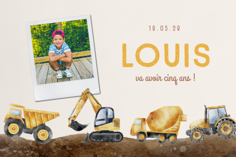 Carte d'invitation le 5e anniversaire avec des tracteurs