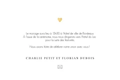 Faire-part romantique avec envolée de cœurs dorés