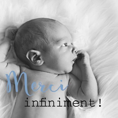 Carte de remerciement avec photo et écriture bleue