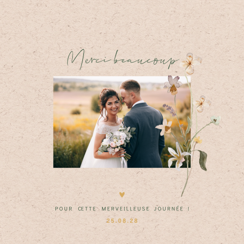 Carte de remerciement aspect papier recyclé avec fleurs séchées