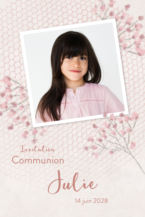 Faire-part de communion rose avec photo sur fond de nid d'abeille