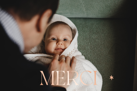 Carte de remerciement de baptême avec grande photo et dorure rosée