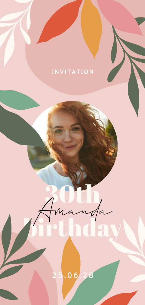 Carte d'invitation tendance avec des feuillages colorés et une photo