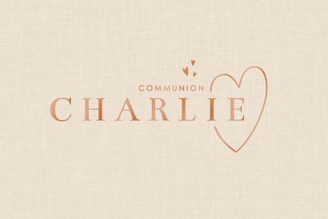 Faire-part communion avec brillance, coeurs et fond beige