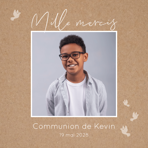 Carte remerciement communion avec aspect kraft et colombes