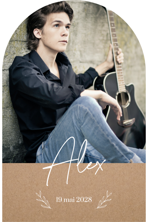 Faire-part de confirmation en forme d'arc avec photo et aspect kraft