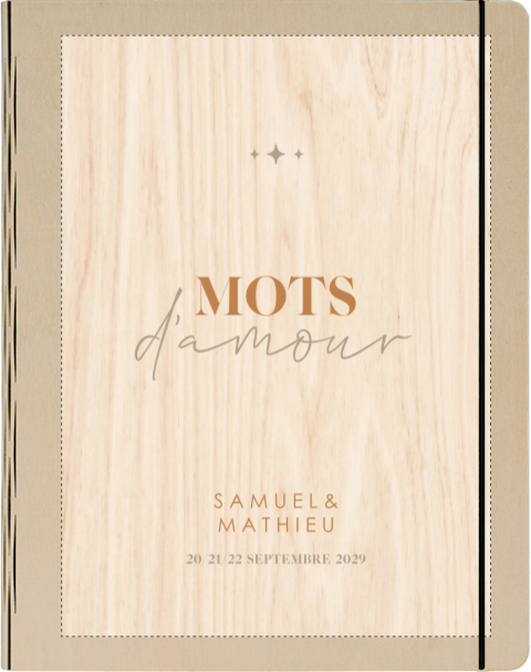 Livre d'or en bois avec petites étoiles et écritures