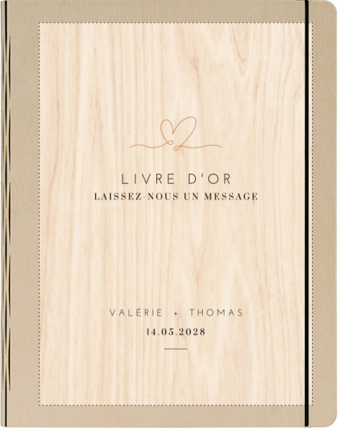 Livre d'or en bois classique avec écriture noire et cœur marron