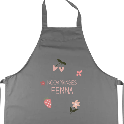Kookschort met naam, aarbei en kersen