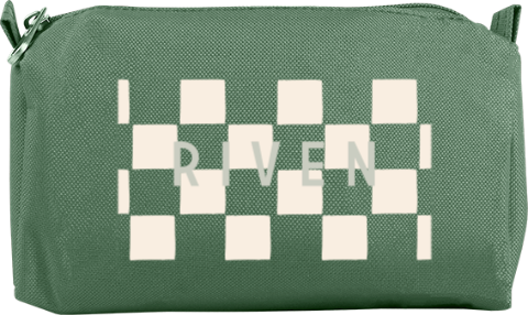 Etui met naam en ruitjespatroon