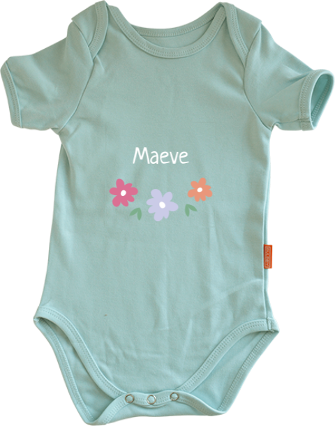 Rompertje met naam en bloemen