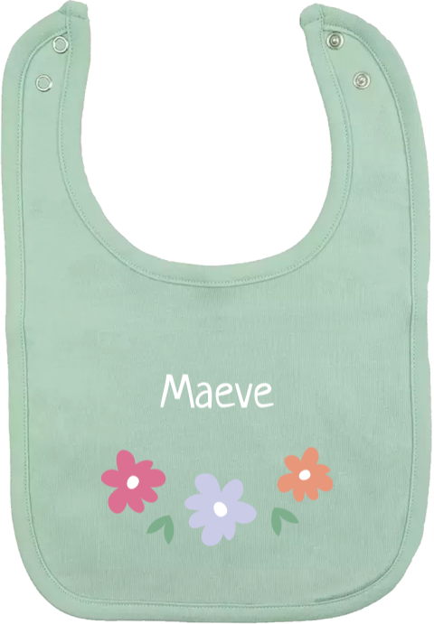 Slabbetje met naam en drie bloemen