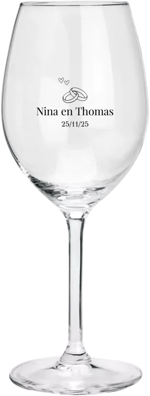 Wijnglas met naam en trouwringen