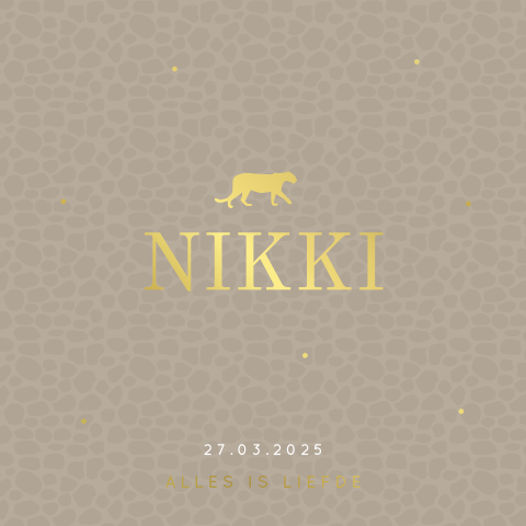 Hip beige geboortekaartje met panter print en naam in goudfolie