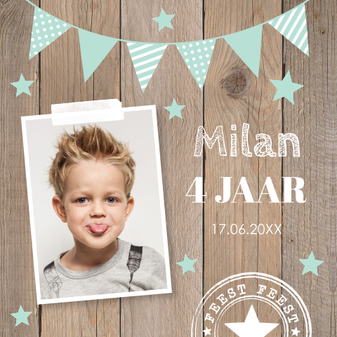 Uitnodiging kinderfeestje jongen foto hout slinger sterren