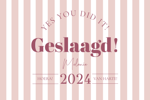 Felicitatiekaart geslaagd diploma roze strepen