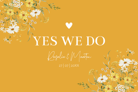 Trouwkaart okergeel veldbloemen rechthoekig dubbel