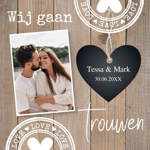 Stoere trouwkaart houtlook foto hartje zwart stempels