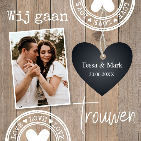 Stoere trouwkaart houtlook foto hartje zwart stempels