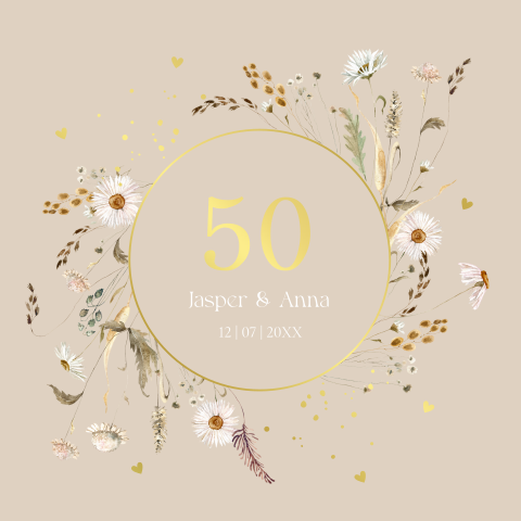 Jubileum uitnodiging 50 jaar getrouwd bloemen beige goudfolie