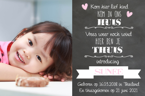 Klassiek foto aankomstkaartje meisje schoolbord look en barok