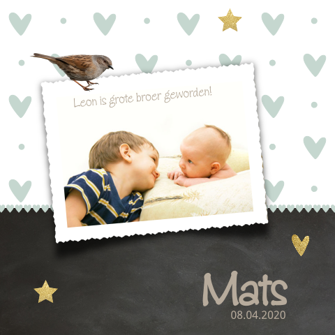 Hippe geboortekaart van grote broer met krijtbord sterren en vogeltjes