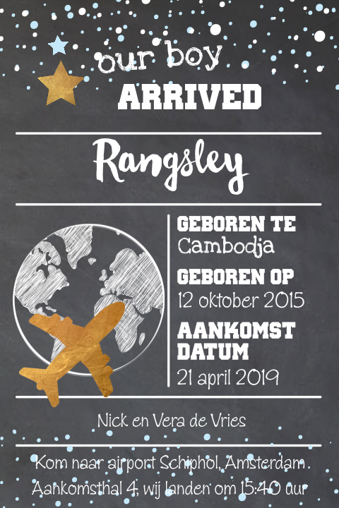 Adoptiekaartje jongen met krijtbord, confetti en wereldbol