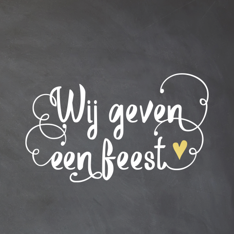 5 jaar getrouwd uitnodiging met krijtbord en hand lettering