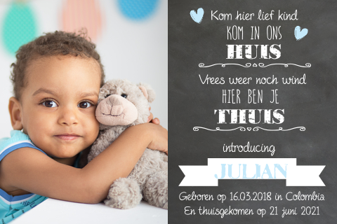 Klassiek enkel foto aankomstkaartje jongen schoolbord look en barok