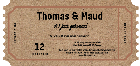 Uitnodiging jubileum gestanst als ticket met kraft look