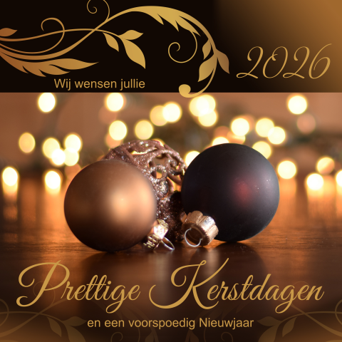 Traditionele kerstkaart zwart met bronzen kerstballen
