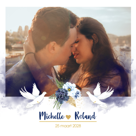 Trouwkaart verliefde foto met duiven rozen blauw