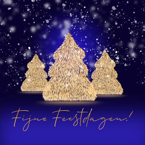 Kerstkaart kerstbomen van vuurvonken en sneeuw