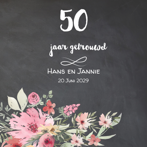 Hippe 50 jarig jubileum kaart krijtbord met aquarel bloemen
