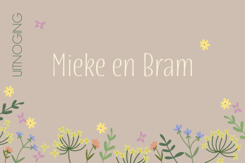 Jubileum uitnodiging met bloemen op beige achtergrond