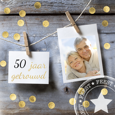 Uitnodiging 50 jarig jubileum feest met foto en gouden confetti