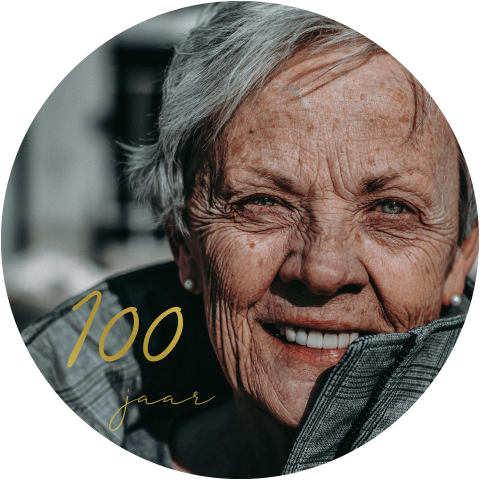 Uitnodiging verjaardag ronde vormmet foto verjaardag 100 jaar