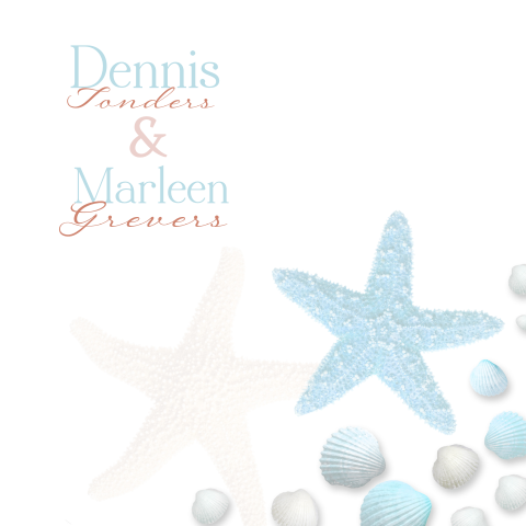 Trouwkaart strand en zeesterren in zacht blauw