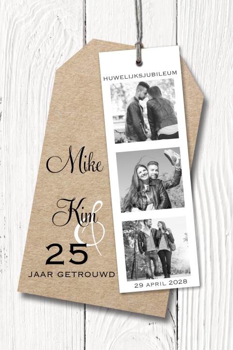 Uitnodiging 25 jaar getrouwd met wit gekleurd hout en fotostrip