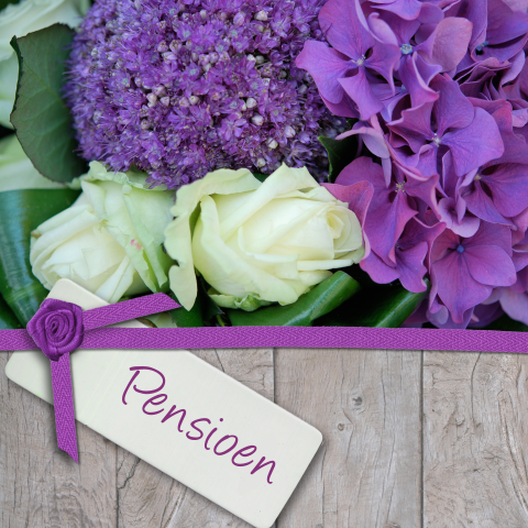 Stijlvolle pensioen uitnodiging feestje met paarse bloemen