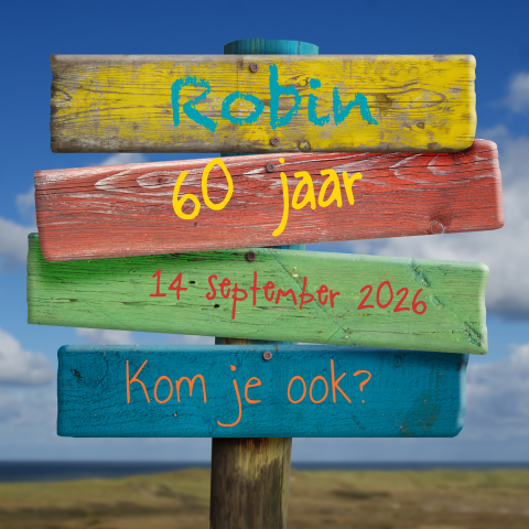 Uitnodigingskaart 60e verjaardag met geverfd houten bord
