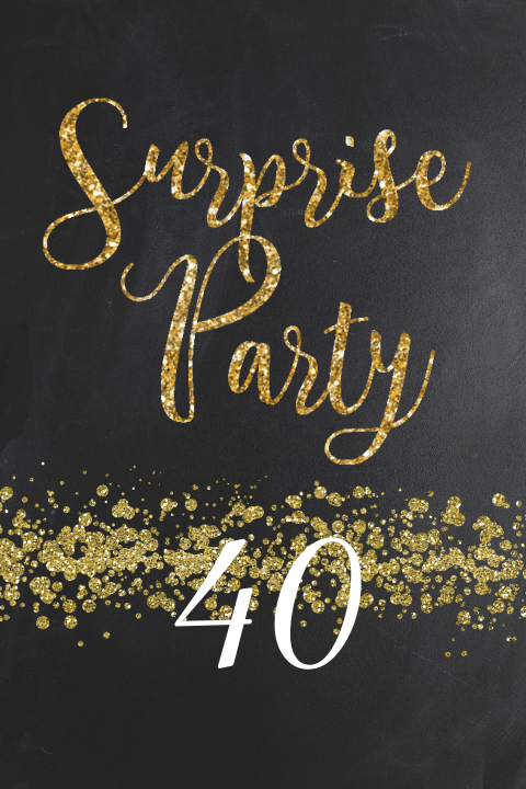 Uitnodiging Surprise party met gouden glitters op krijtbord