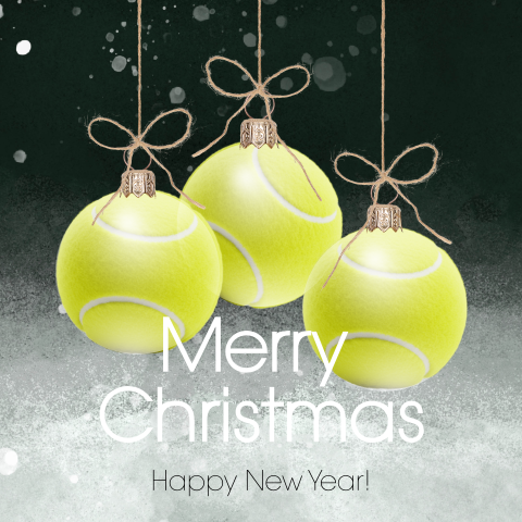 Kerstkaart met tennisbal als kerstballen 