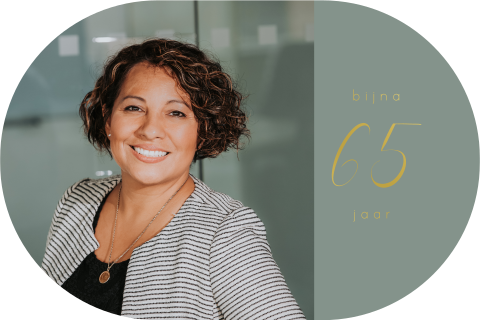 Uitnodiging 65 jaar in ovale vorm voor een verjaardagsfeest