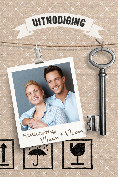 Verhuiskaart karton sleutel foto