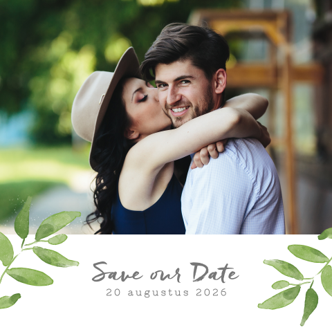 Mooie save the date met sierlijke aquarel takjes