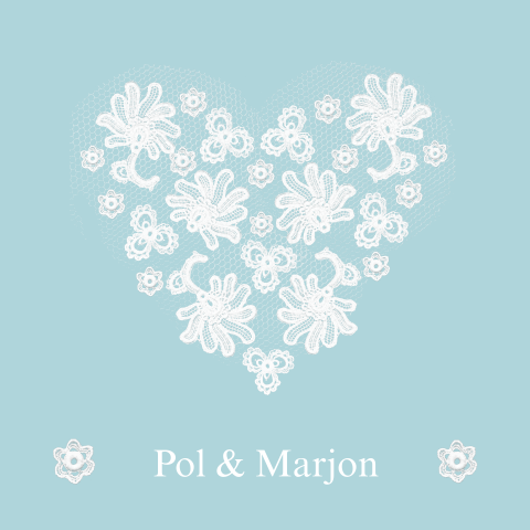 Originele trouwkaart met hartje van kanten bloemen