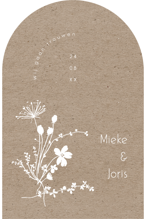 Stijlvolle trouwkaart met boogvorm bloemen en kraft