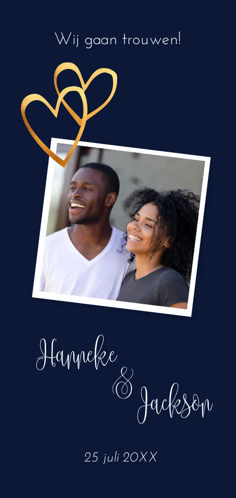 Staande trouwkaart met foto en hartjes