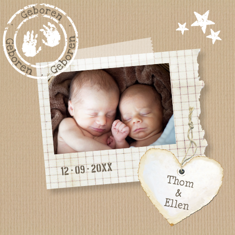 geboortekaartje tweeling met foto en vrolijke etiket hartjes en ster